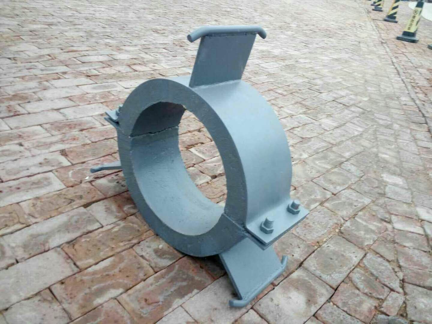 埋地导向隔热支座