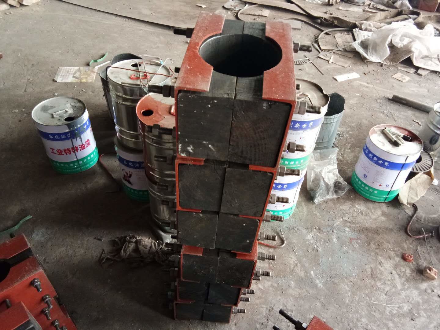 j13震动保冷管托